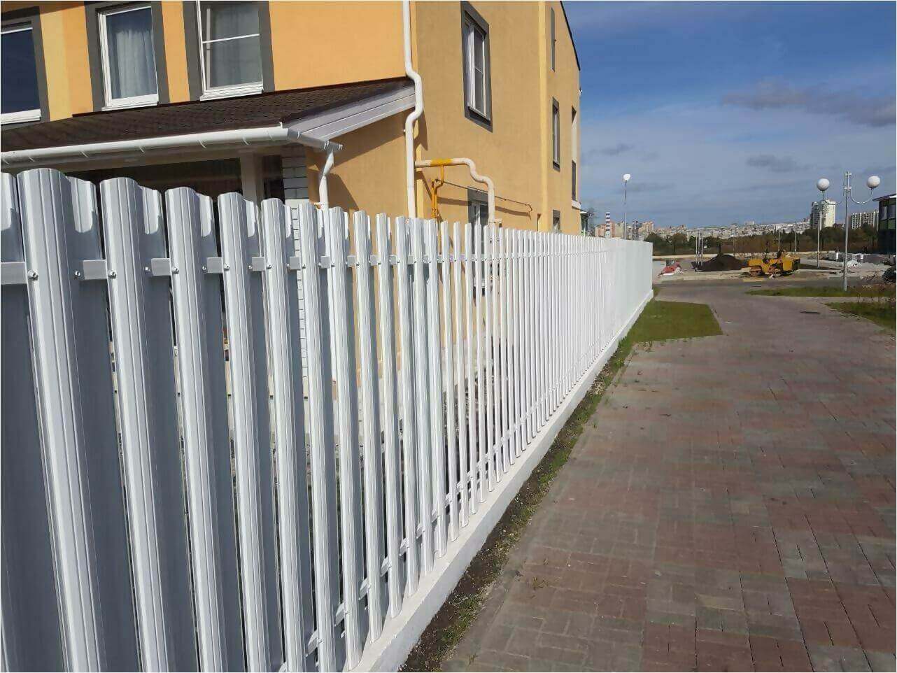 Забор из штакетника 70м фото1 в Жезказгане