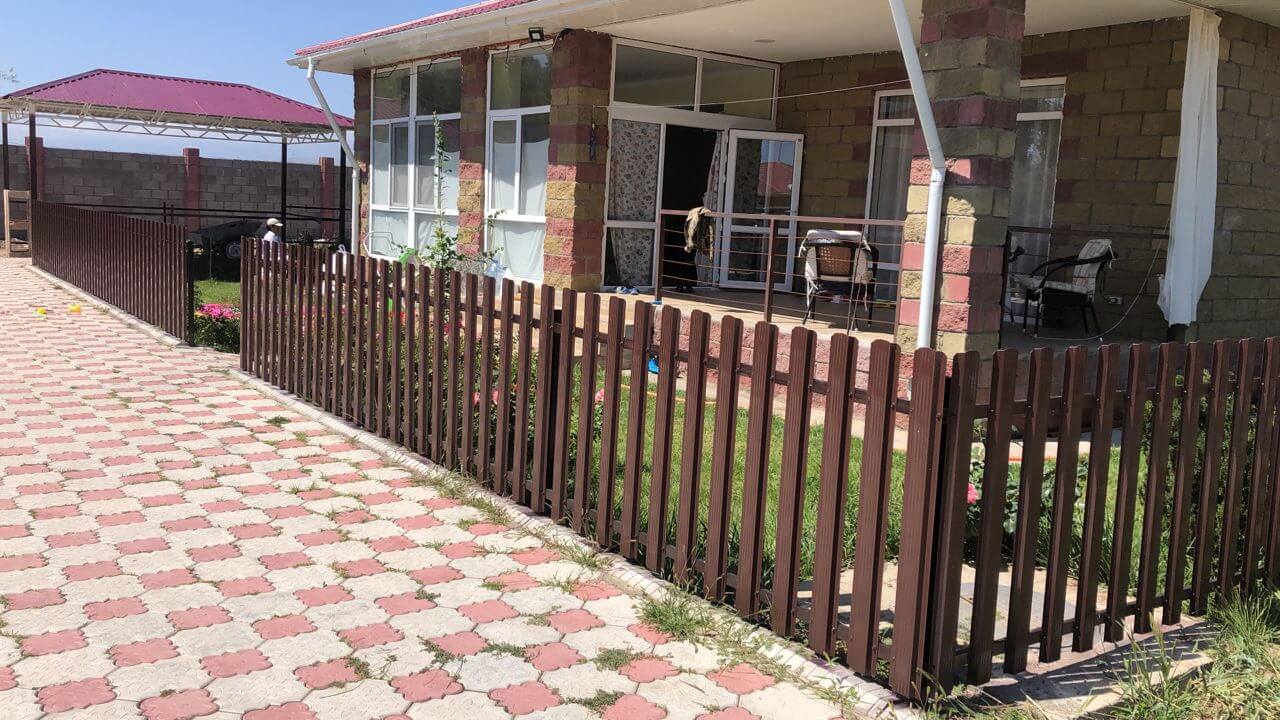 забор из штакетника шоколад фото1 в Жезказгане