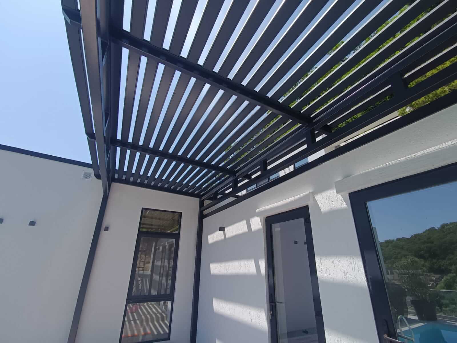 пергола из металлического планкена RAL7024 серый графит фото4 в Жезказгане