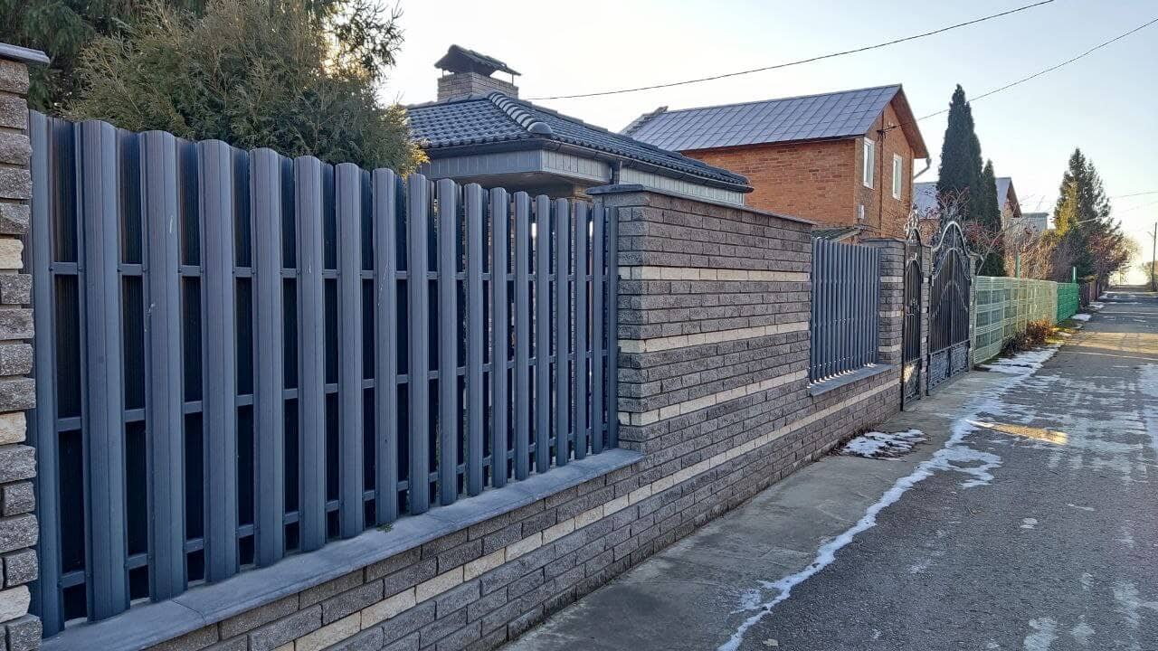 забор из штакетника RAL7024/7024 Серый графит двусторонний фото1 в Жезказгане