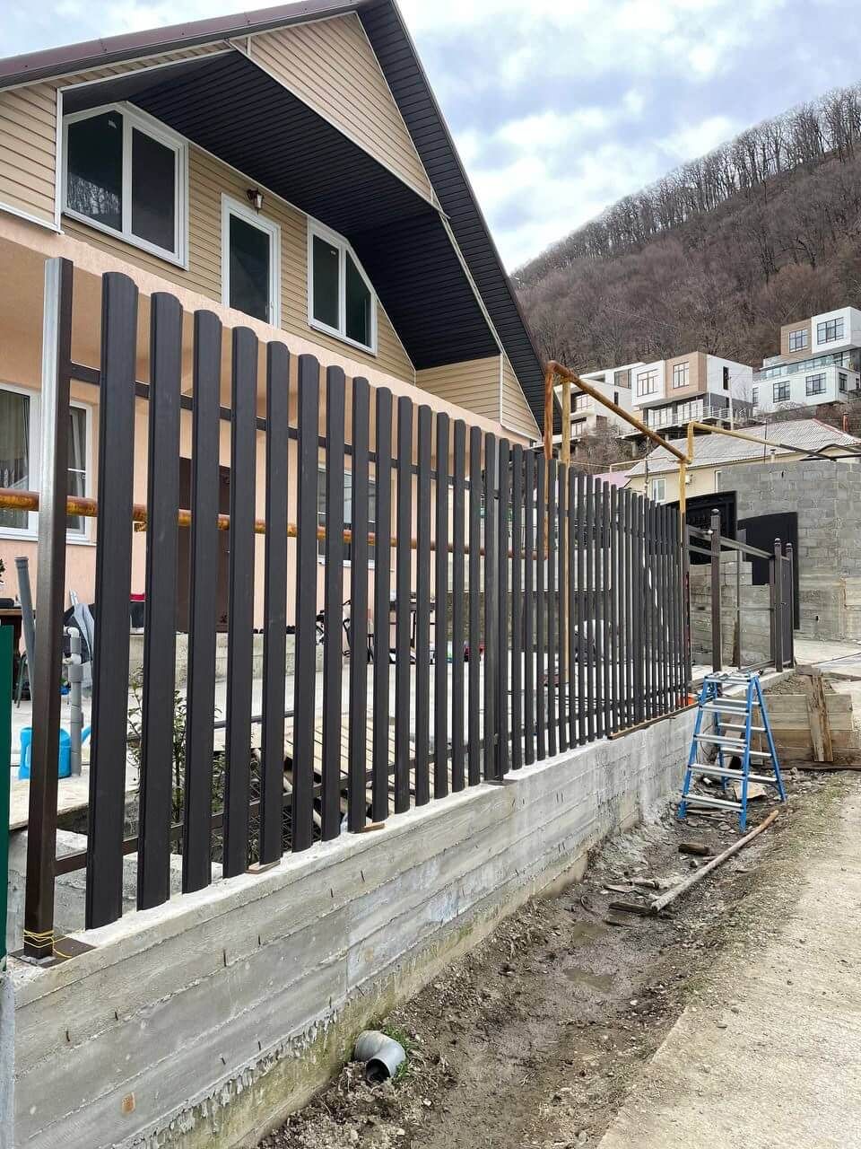 Забор из штакетника 35м RAL8019 Темный Шоколад МАТТЕ в Жезказгане