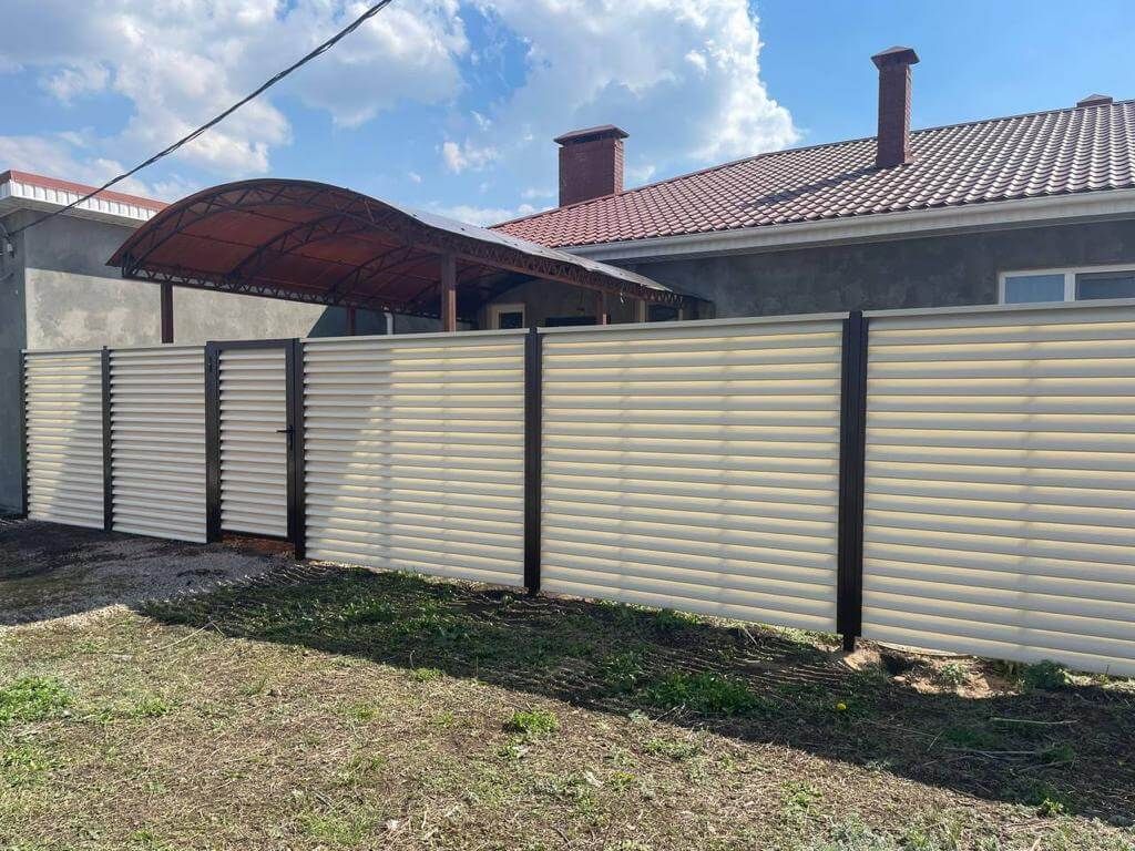Забор из ламелей Еврожалюзи 25м RAL1015/1015 Слоновая Кость двусторонний фото 5 в Жезказгане