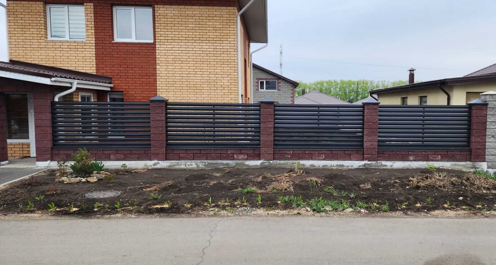 Забор-ранчо из штакетника 21м RAL7024/7024 Серый Графит МАТТЕ фото 8 в Жезказгане