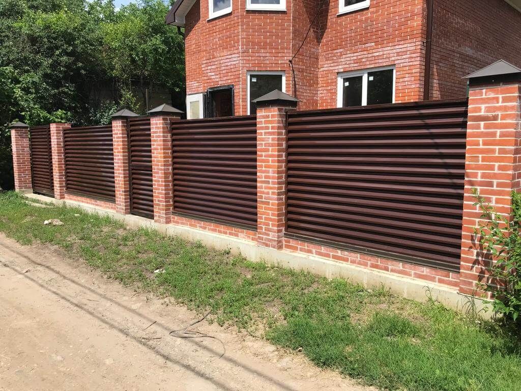 Забор из ламелей ЭКО-Z усиленных 25м RAL8017/8017 Шоколад двусторонний в Жезказгане