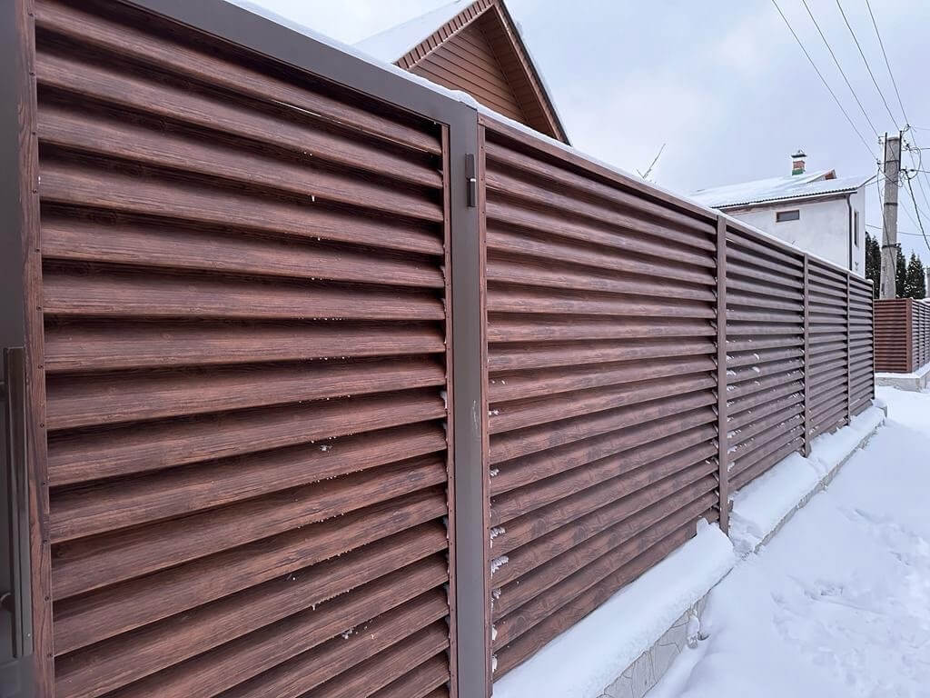 Забор-жалюзи из ламелей еврожалюзи 43м Каштан Printech фото 3 в Жезказгане
