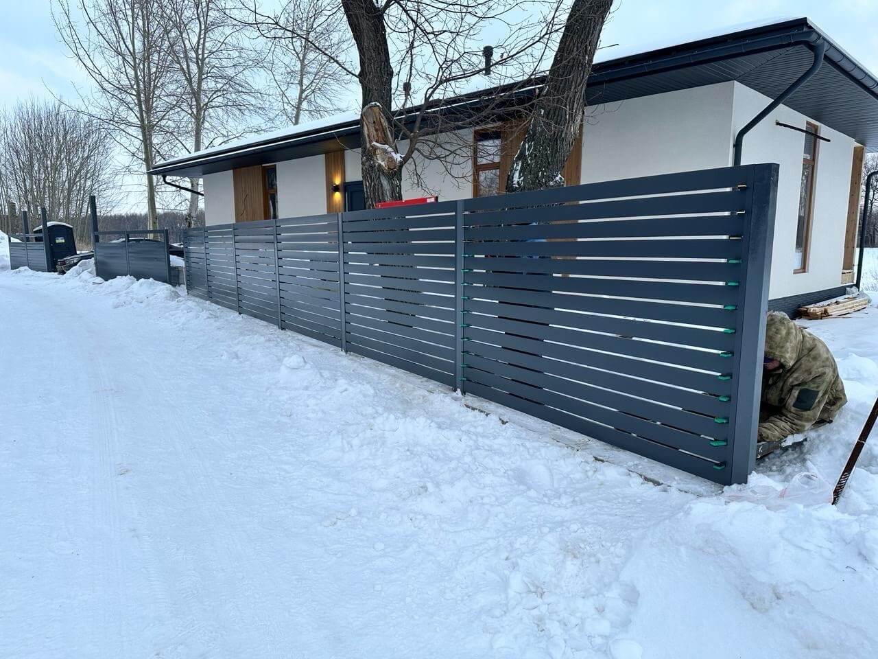 Забор-ранчо из металлопланкена 37м RAL7024 Серый Графит фото 3 в Жезказгане