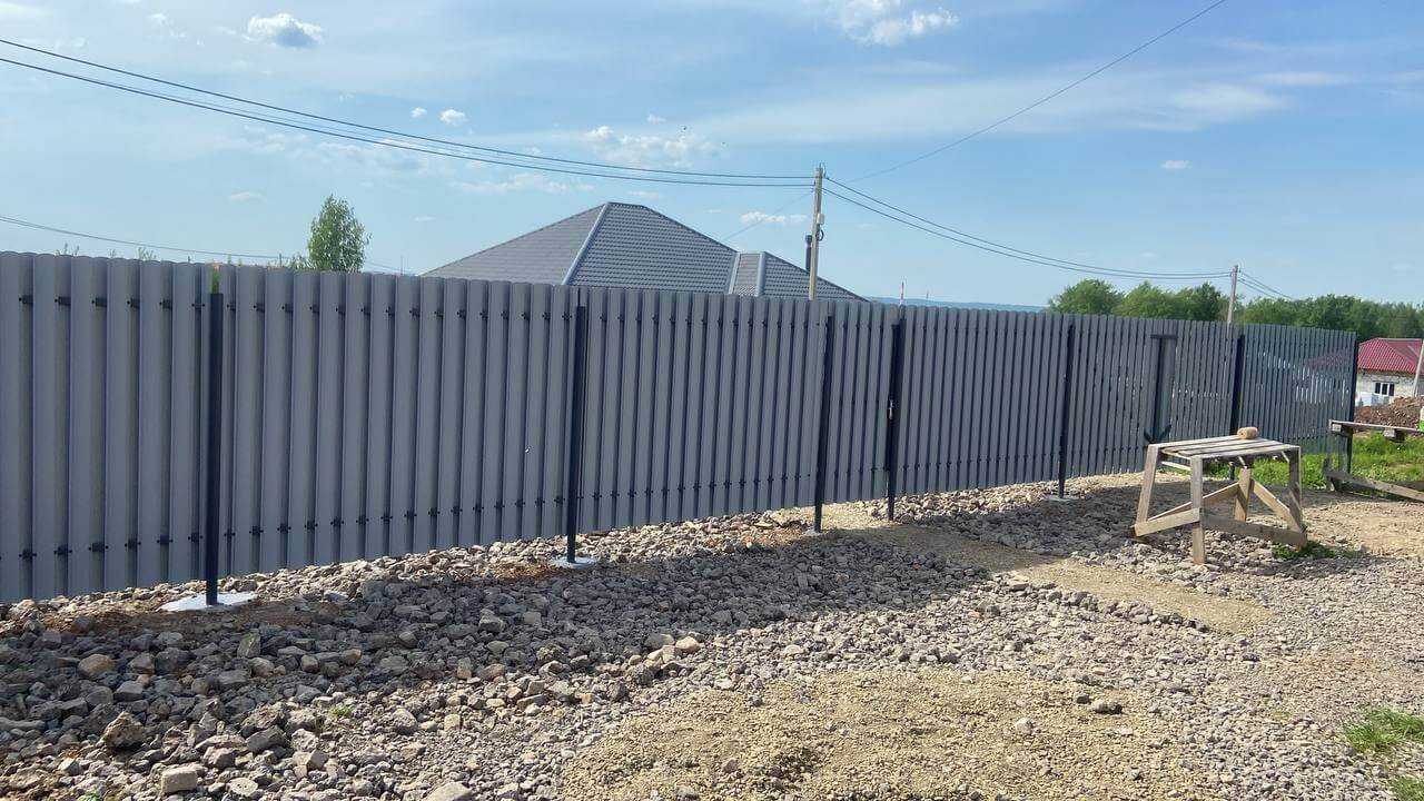 Забор из евроштакетника 16м RAL7024 Серый Графит фото 2 в Жезказгане