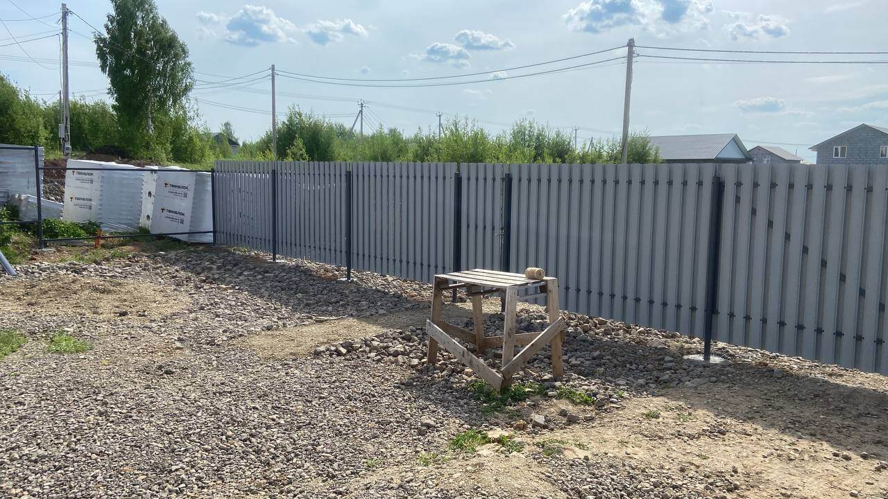 Забор из евроштакетника 16м RAL7024 Серый Графит фото 1 в Жезказгане