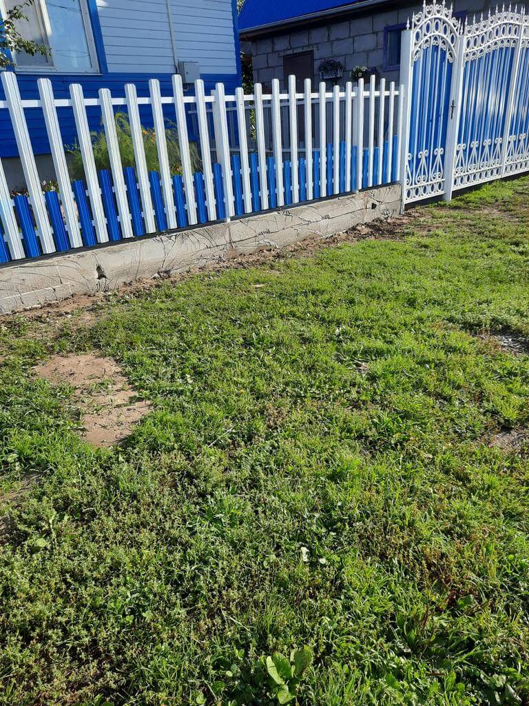 Забор из евроштакетника 14м RAL9003 Белый, RAL5005 Синий Сигнал фото 3 в Жезказгане