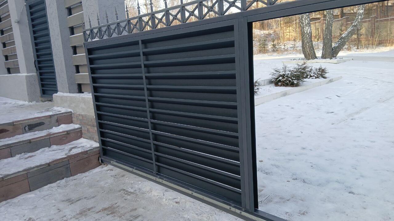 Входная группа из ламелей Хай-Тек RAL7024/7024 Серый Графит двусторонний МАТТЕ фото 16 в Жезказгане