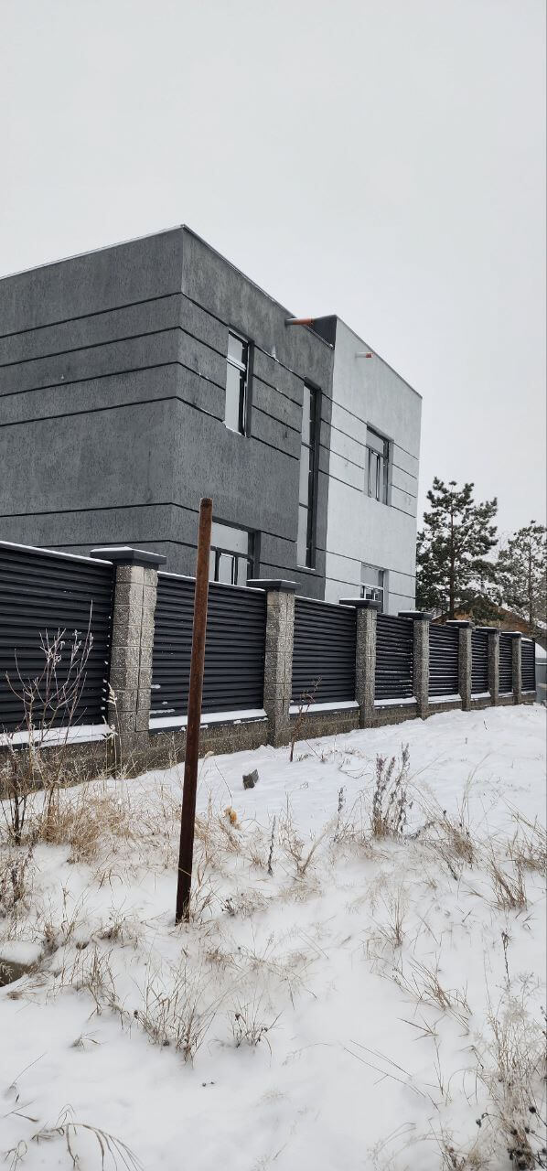Забор-жалюзи из ламелей ЭКО-Z 66м RAL9005/9005 Черный двусторонний МАТТЕ фото 1 в Жезказгане