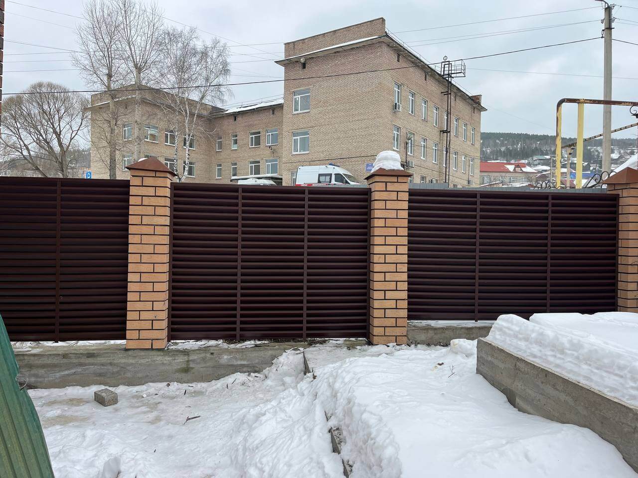 Забор-жалюзи из ламелей ЭКО-Z 87м RAL8017/8017 Шоколад двусторонний МАТТЕ фото 16 в Жезказгане